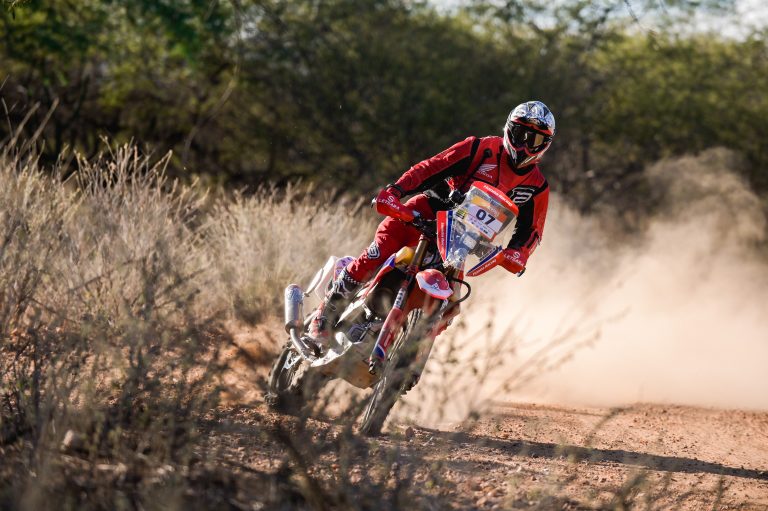 Caselani lidera, seguido por Azevedo, após a segunda etapa do Sertões 2021