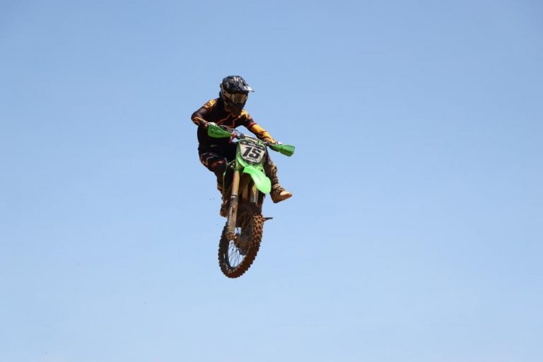 Pedro Magero conquista dois pódios e se mantém na liderança do Estadual da Flórida