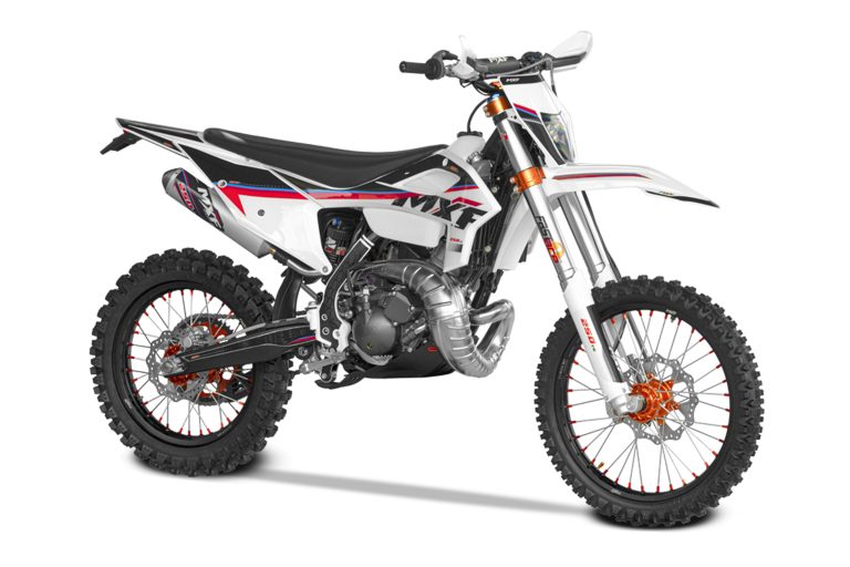 MXF lança 250TS 2 tempos versão 2022 para trilhas e enduro