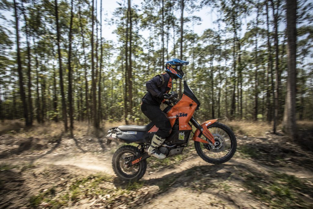 Calor e poeira marcaram a primeira etapa do HEBS e BITES Mitas em Morungaba
