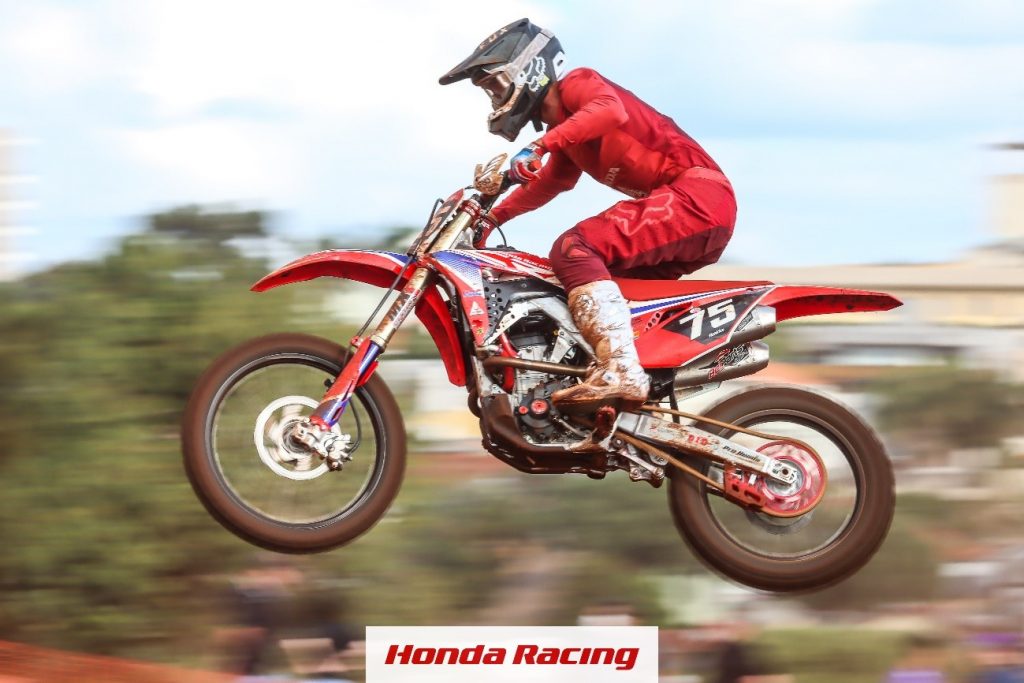 Perfil Honda Racing | Leonardo Souza e Henrique Henicka na busca pelo t&iacute;tulo da MX2 no Brasileiro de Motocross