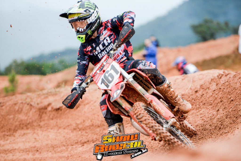 1&ordm; Mini Race Brasil &eacute; sucesso mesmo debaixo de chuva