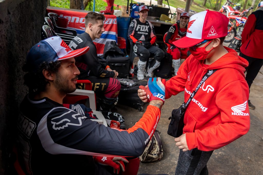 Pilotos da Honda Jr Cup conhecem Centro de Treinamento da Honda Racing de Motocross