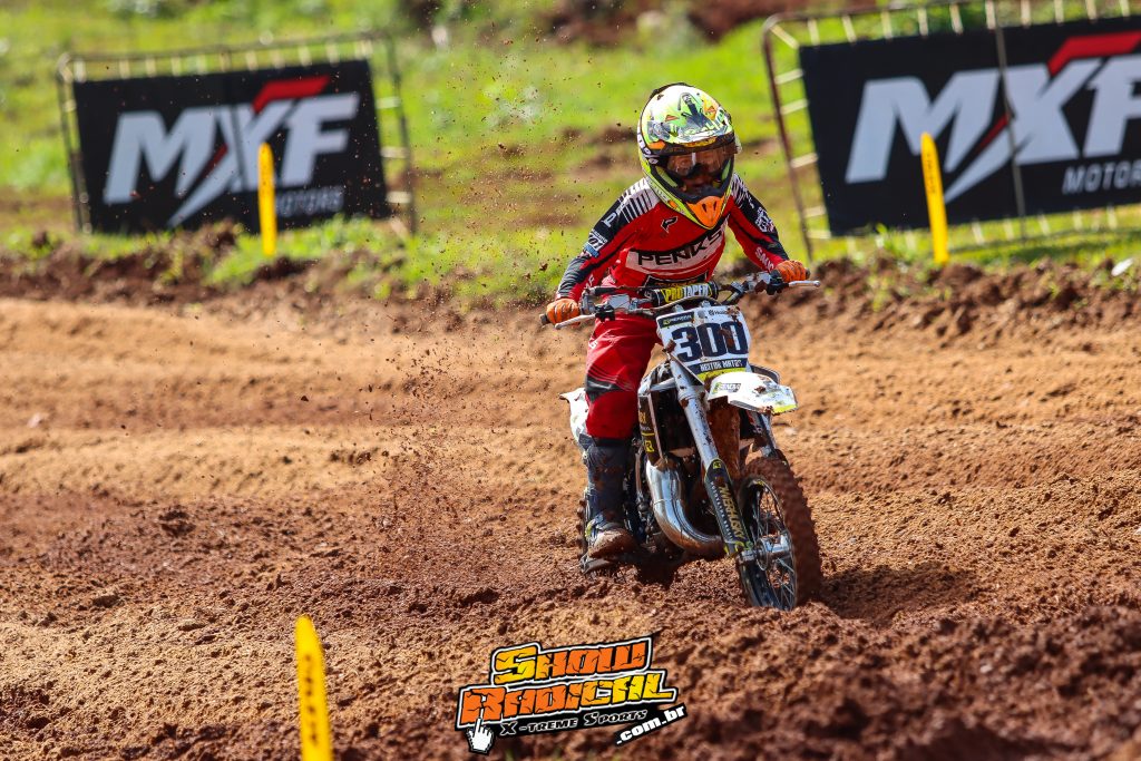Heitor Matos conquista mais uma vit&oacute;ria para a Husqvarna Brasil e se mant&eacute;m na lideran&ccedil;a do BRMX