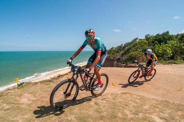 BIKE: Hans Becking (HOL) e Jos&eacute; Dias (POR) iniciam a Santander Brasil Ride Bahia com vit&oacute;ria no pr&oacute;logo