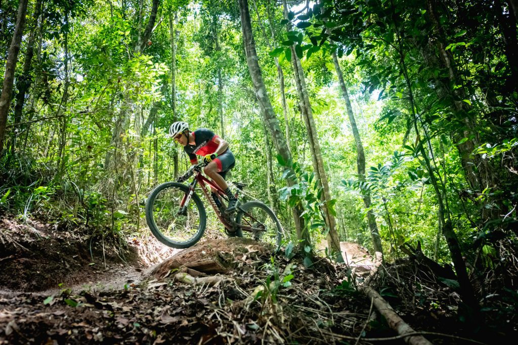 Jos&eacute; Dias (POR) e Marcella Toldi vencem o cross country ol&iacute;mpico da Santander Brasil Ride Bahia