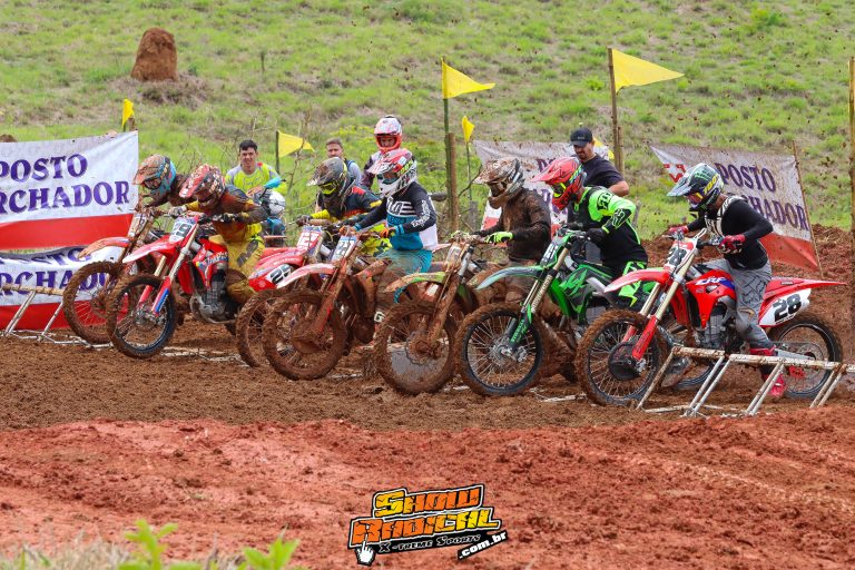 Galeria de fotos do 8º Motocross de Cruzília/MG