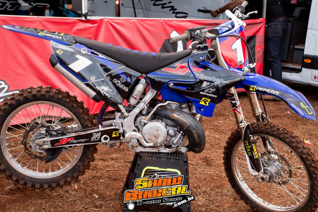 Quem ser&aacute; o 3&ordm; piloto da JP Racing na MX1?