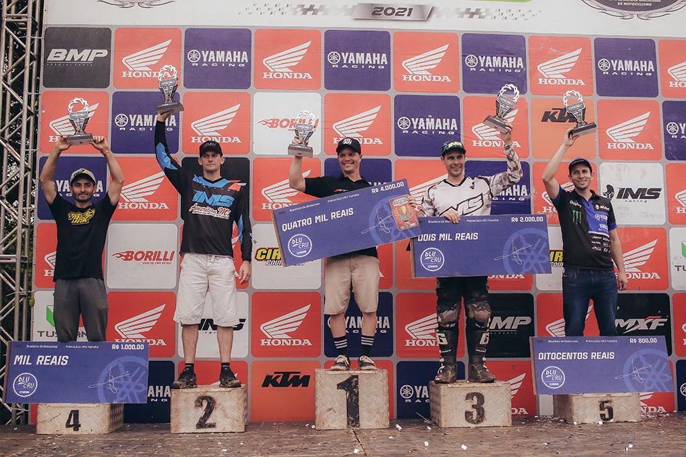 Pilotos bLU cRU colocam Yamaha no topo e recebem R$ 145 mil em pr&ecirc;mios no Brasileiro de Motocross 2021