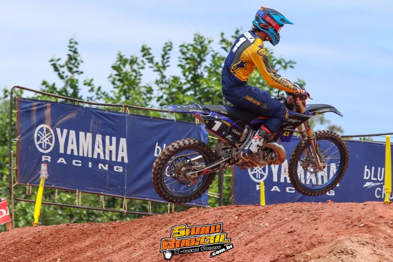 Pilotos bLU cRU colocam Yamaha no topo e recebem R$ 145 mil em prêmios no Brasileiro de Motocross 2021