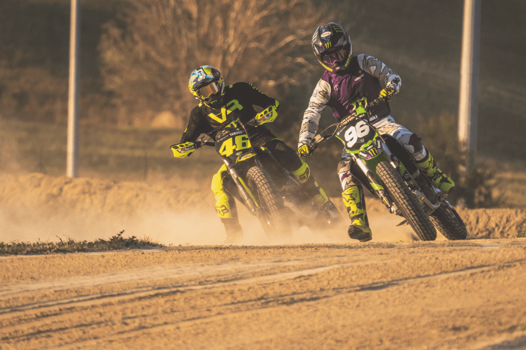 V&Iacute;DEO: Valentino Rossi recebe Axell Hodges na VR46 Motor Ranch