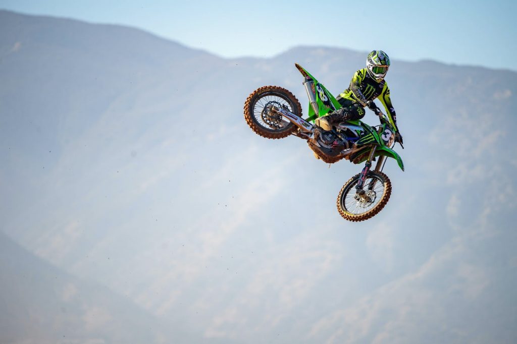 Monster Energy e Pro Circuit Kawasaki apresentam suas equipes para a temporada 2022