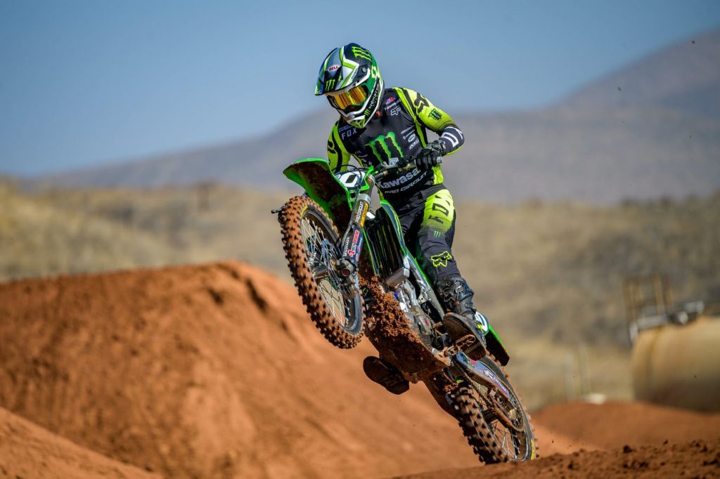 Monster Energy e Pro Circuit Kawasaki apresentam suas equipes para a temporada 2022