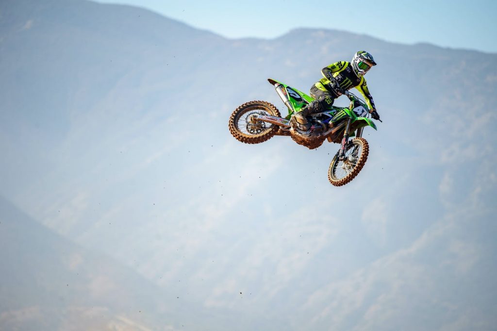 Monster Energy e Pro Circuit Kawasaki apresentam suas equipes para a temporada 2022