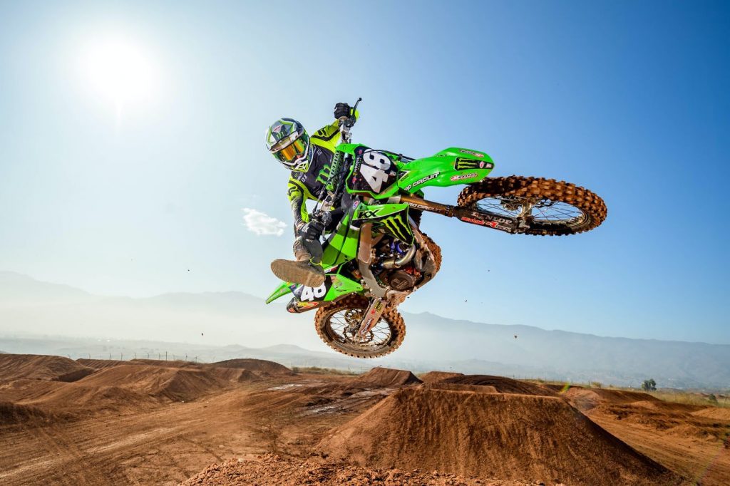 Monster Energy e Pro Circuit Kawasaki apresentam suas equipes para a temporada 2022