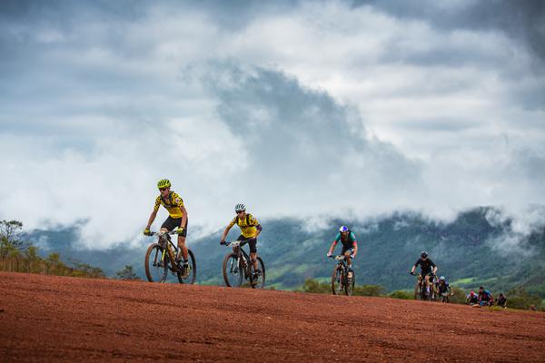 BIKE: Sherman Trezza e Lukas Kaufmann ampliam vantagem na Etapa Rainha da Santander Brasil Ride Espinha&ccedil;o