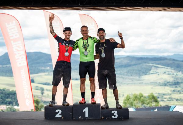 BIKE: Sherman Trezza e Lukas Kaufmann ampliam vantagem na Etapa Rainha da Santander Brasil Ride Espinha&ccedil;o