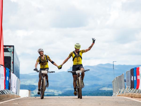 BIKE: Sherman Trezza e Lukas Kaufmann ampliam vantagem na Etapa Rainha da Santander Brasil Ride Espinhaço
