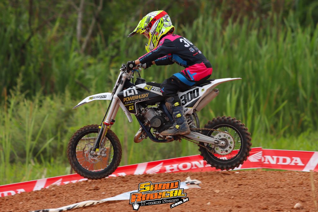 Heitor Matos encerra temporada vitoriosa com os t&iacute;tulos do Brasileiro de Motocross e Arena Cross para a Husqvarna Brasil