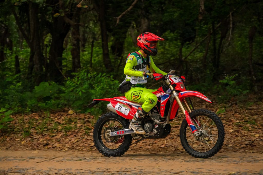 Rally Cerapi&oacute; 2022 abre disputa para as motos com serra e areia