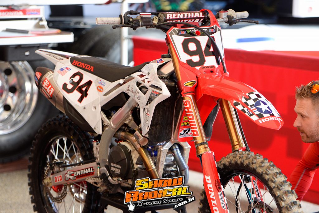 Show Radical no Press Day da 3&ordf; etapa do AMA Supercross, em San Diego