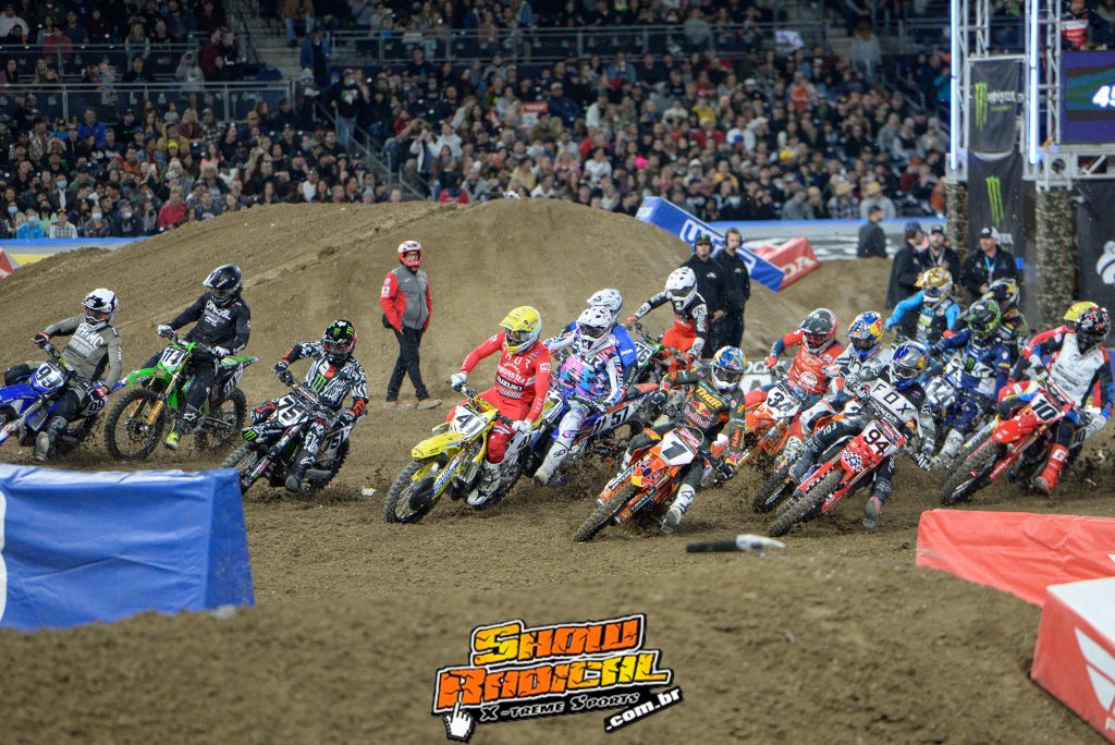 Em quem voc&ecirc; APOSTA na 4&ordf; rodada do Supercross? #BetsJogaMito