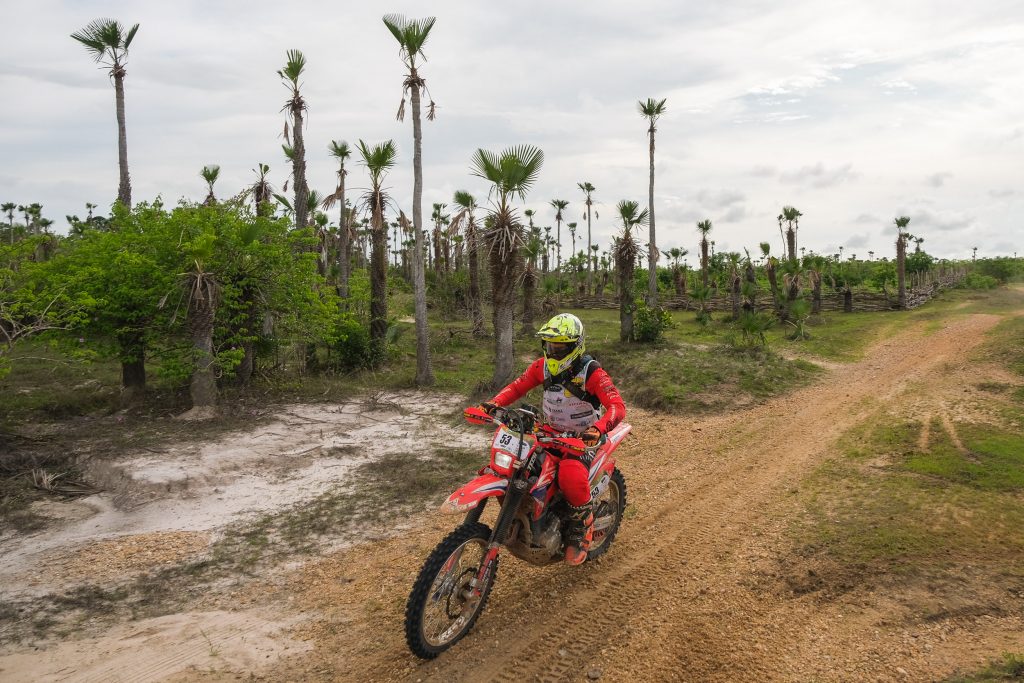 Rally Cerapi&oacute; 2022 tem campe&otilde;es de oito estados nas motos