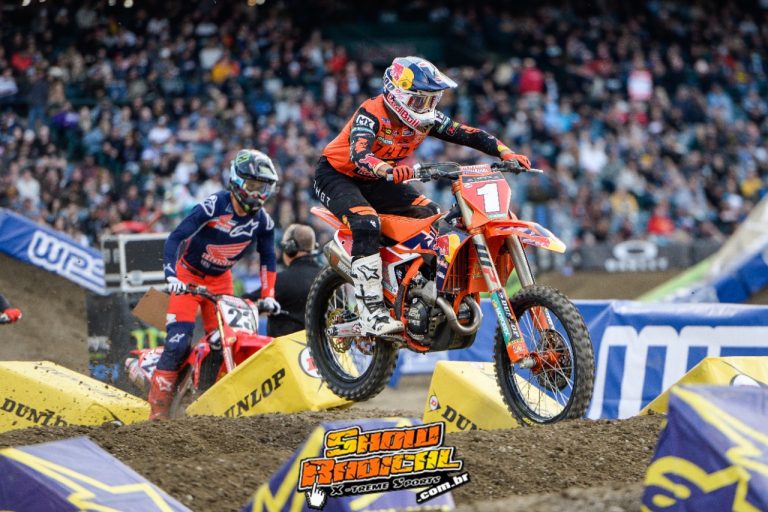 Show Radical direto do AMA Supercross, confira as primeiras imagens.