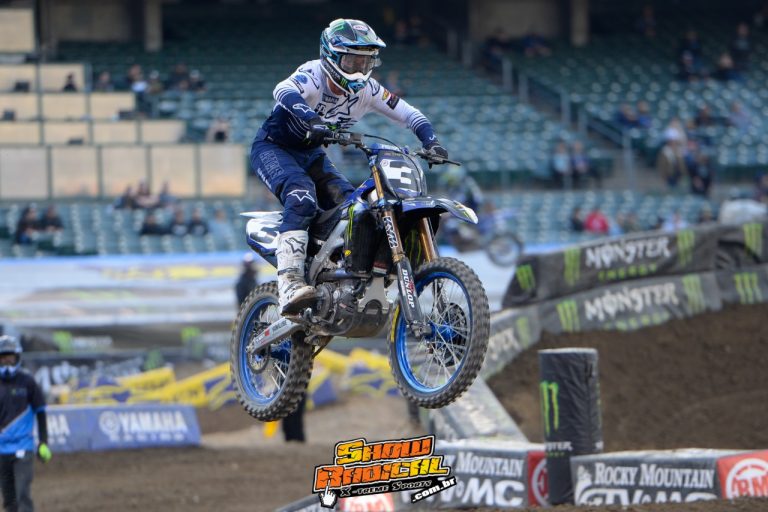 VÍDEO: Assista a mais um treino de Supercross da equipe Star Racing Yamaha