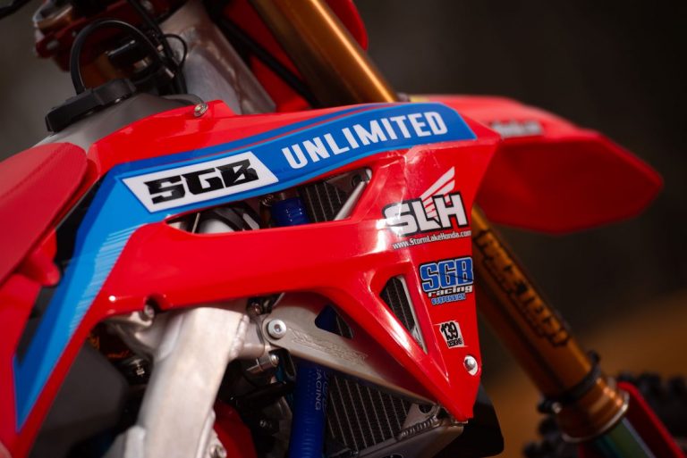 Conheça a SGB Unlimited uma empresa norte Americana que te coloca dentro do AMA Supercross