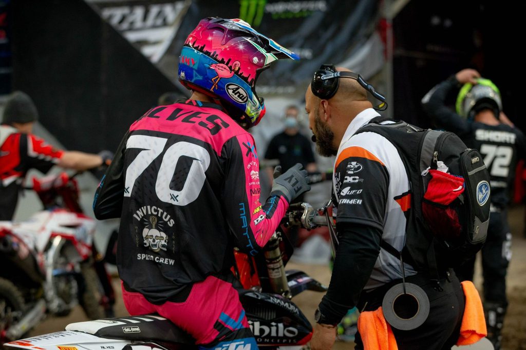Invictus Speed Crew faz sua estreia no AMA Supercross em Mine&aacute;polis MN