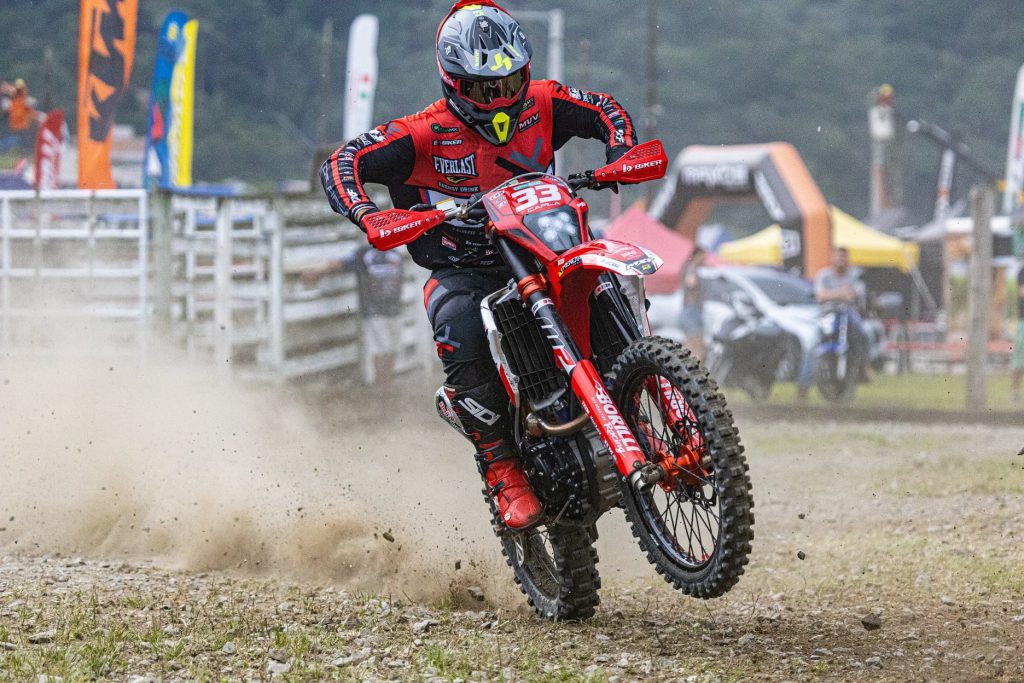 MXF inicia Brasileiro de Enduro com o p&eacute; direito