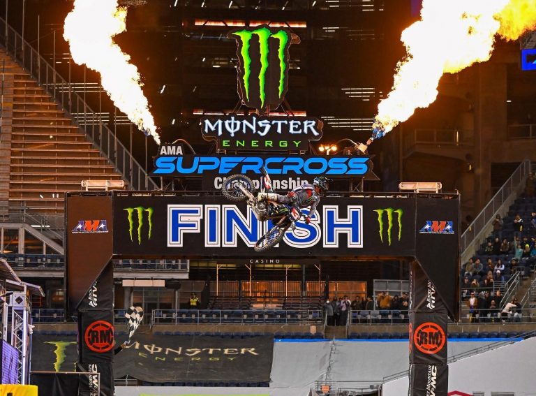 12ª etapa do AMA Supercross, resultados e vídeos completos das baterias