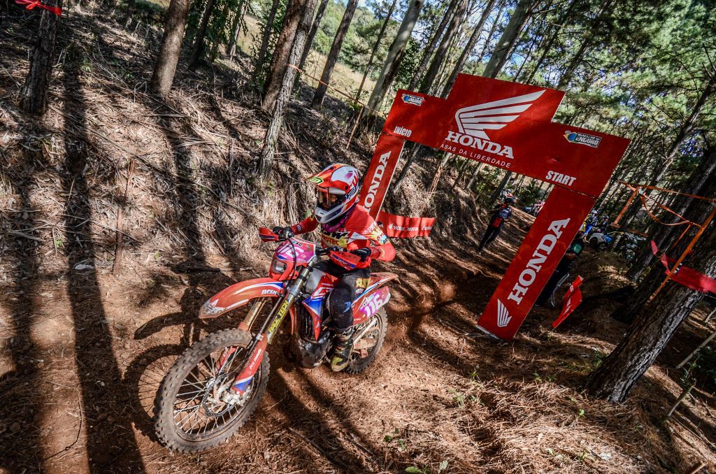 Brasileiro de Enduro d&aacute; largada para a temporada 2022 em Santa Catarina