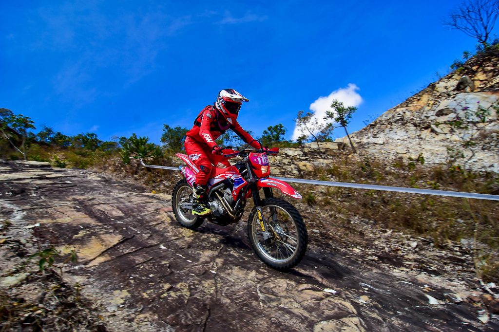 Equipe Honda Racing inicia temporada 2022 do Brasileiro de Enduro com novo time em Itapema (SC)