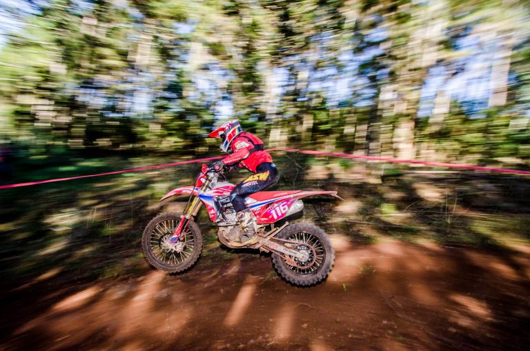 Equipe Honda Racing inicia temporada 2022 do Brasileiro de Enduro com novo time em Itapema (SC)