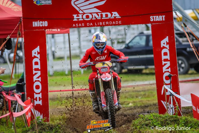 Contagem regressiva para a abertura do Brasileiro de Enduro, faça já sua inscrição.