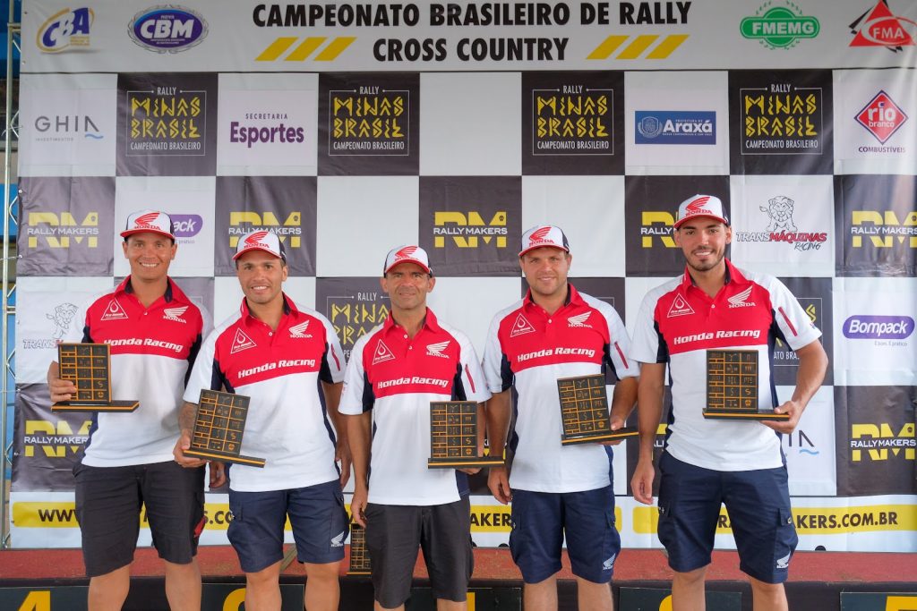 Duplessis, na Moto 1, e Zavatti, na Moto 2, iniciam o Brasileiro de Rally Cross Country na lideran&ccedil;a das principais categorias