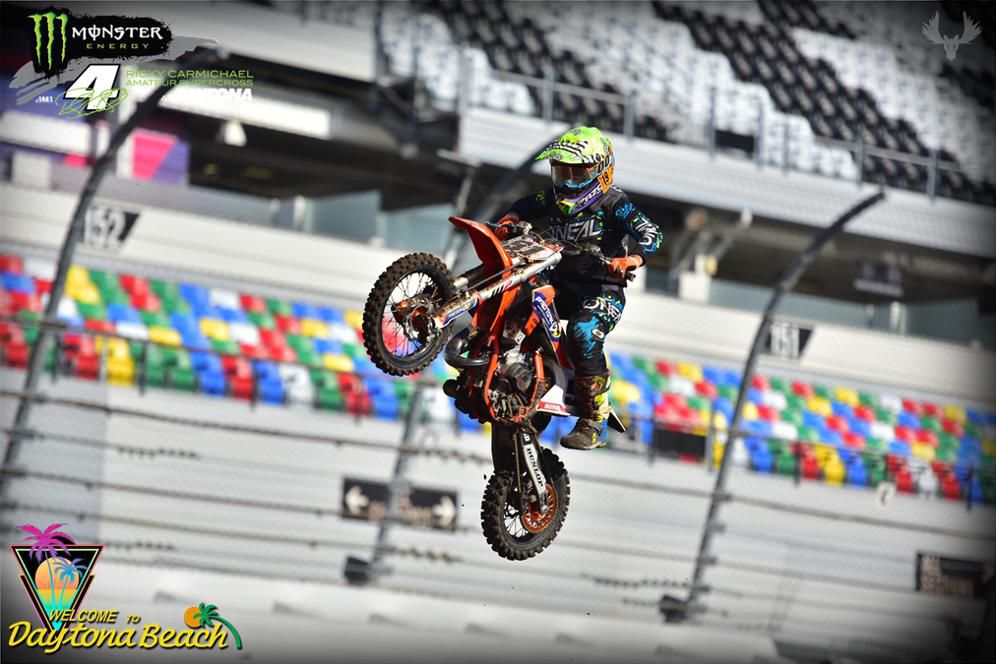 Com uma grande presen&ccedil;a de brasileiros nas disputas, Supercross Amador de Daytona chega a reta final