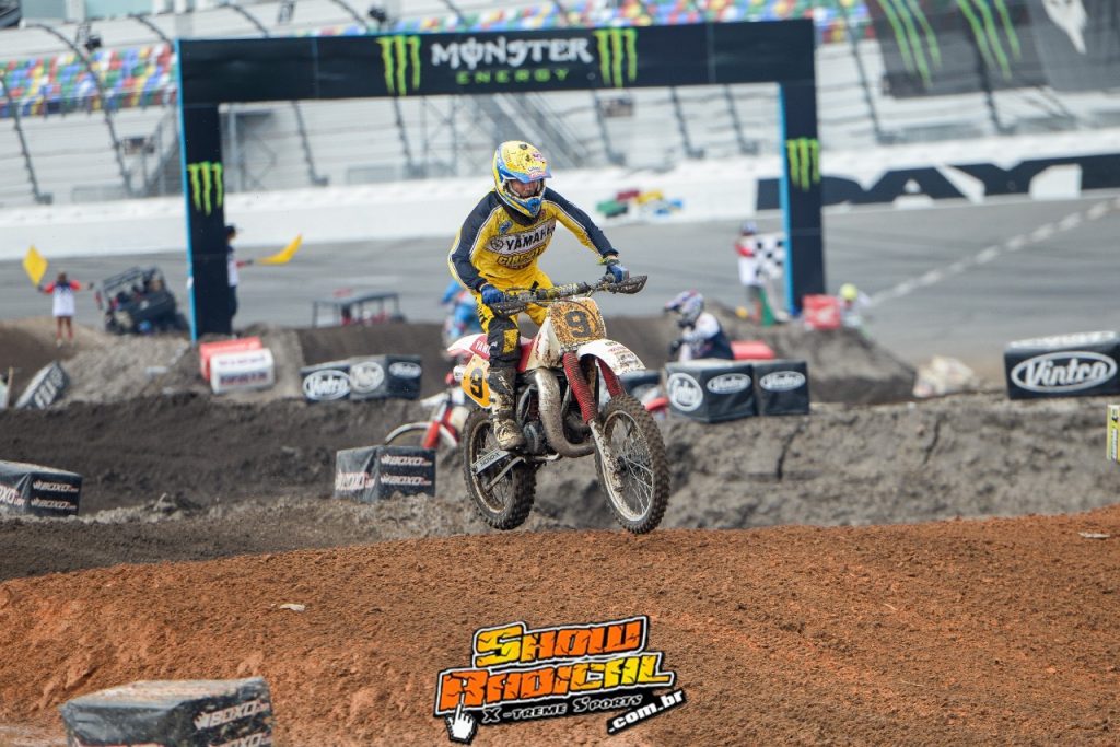 Supercross Amador de Daytona: Brasileiros encerram  disputas com vit&oacute;ria e bons resultados nas categorias Vintage