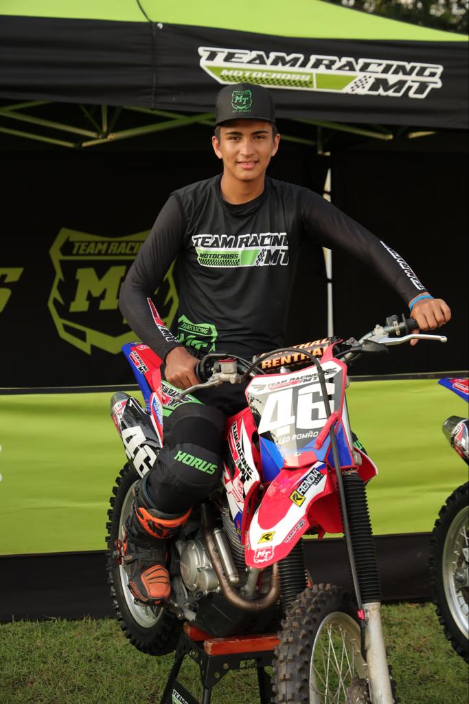 Com L&eacute;o Souza na MX1, Team Racing MT apresenta equipe para a temporada, com foco no BRMX