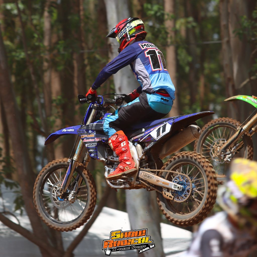 Goiano de Motocross retorna oficialmente as atividades com direito a gates cheios e disputas acirradas em Chapad&atilde;o do C&eacute;u/GO, confira os resultados de domingo.