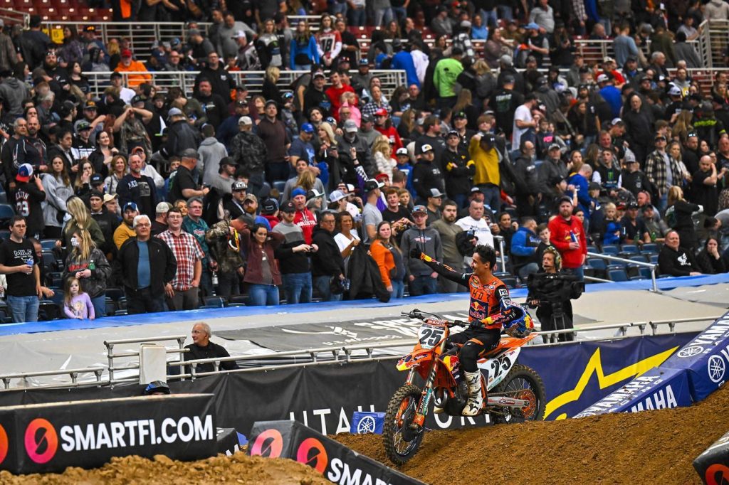 13&ordf; etapa do AMA Supercross, resultados e v&iacute;deos das baterias