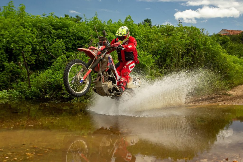 Gabriel Soares vence terceira etapa do Rally RN 1500 na Moto 2