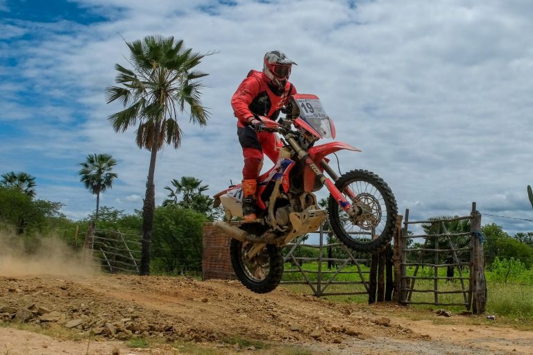 Gabriel Soares vence terceira etapa do Rally RN 1500 na Moto 2