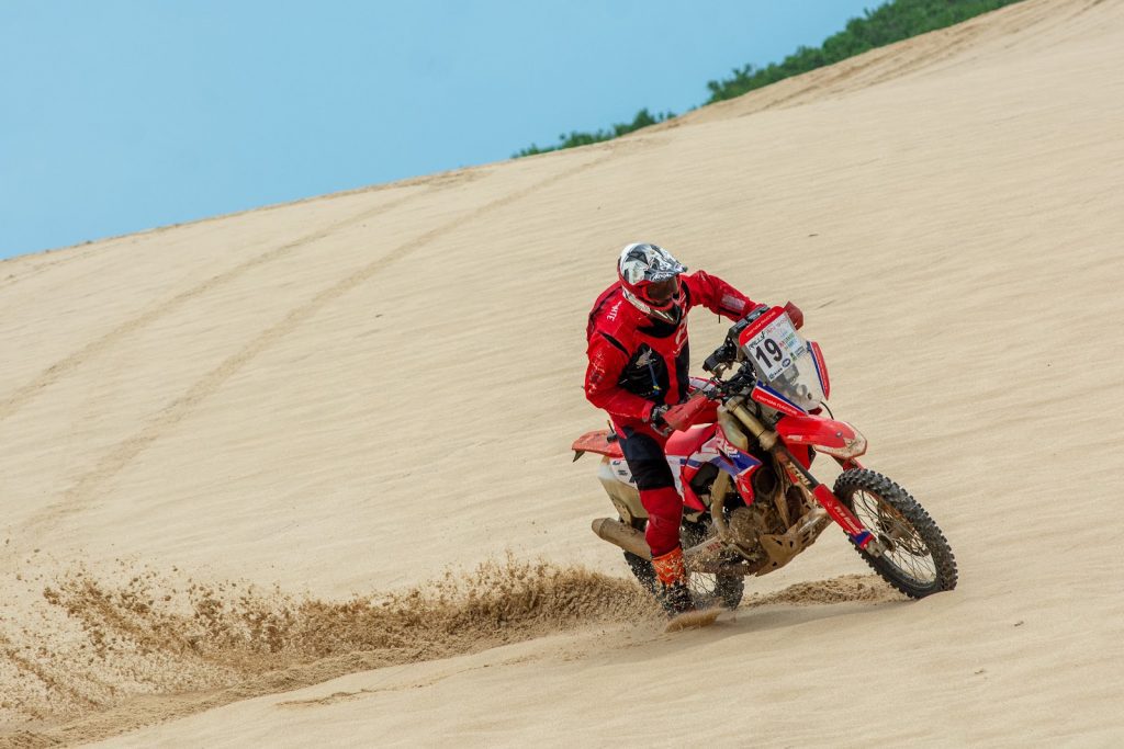 Bissinho Zavatti (Moto 2) e Tiago Wernersbach (Brasil) s&atilde;o campe&otilde;es da 24&ordf; edi&ccedil;&atilde;o do Rally RN 1500