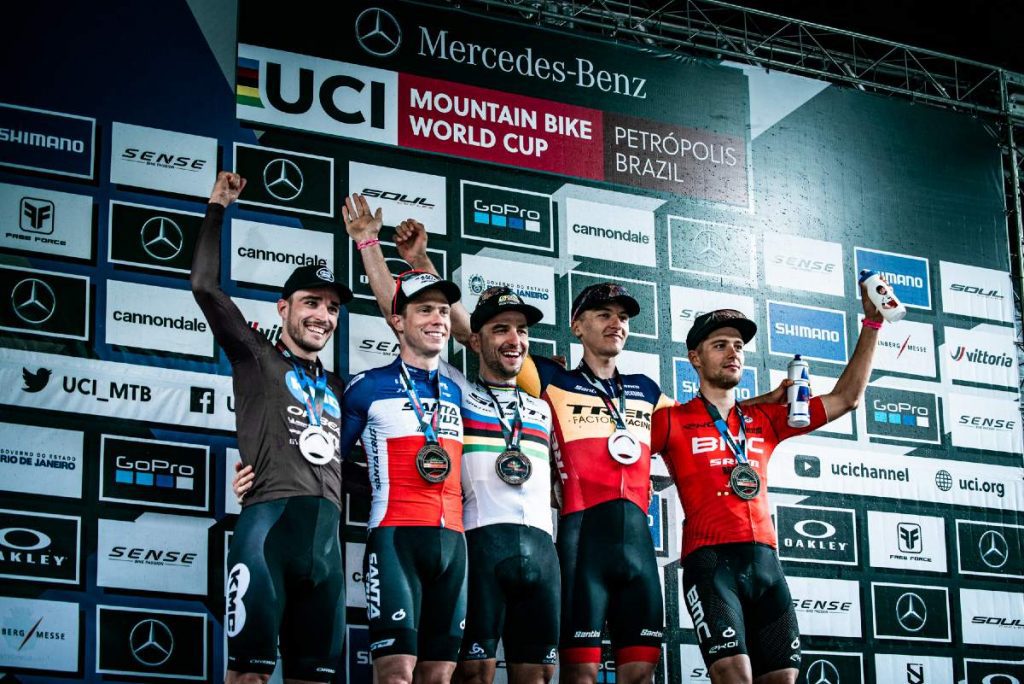 Nino Schurter vence XCO e se iguala a Julien Absalon em vit&oacute;rias na Copa do Mundo de MTB, confira os resultados das categorias disputadas nesse fim de semana.
