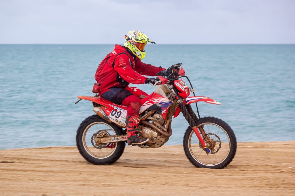 Bissinho Zavatti (Moto 2) e Tiago Wernersbach (Brasil) s&atilde;o campe&otilde;es da 24&ordf; edi&ccedil;&atilde;o do Rally RN 1500