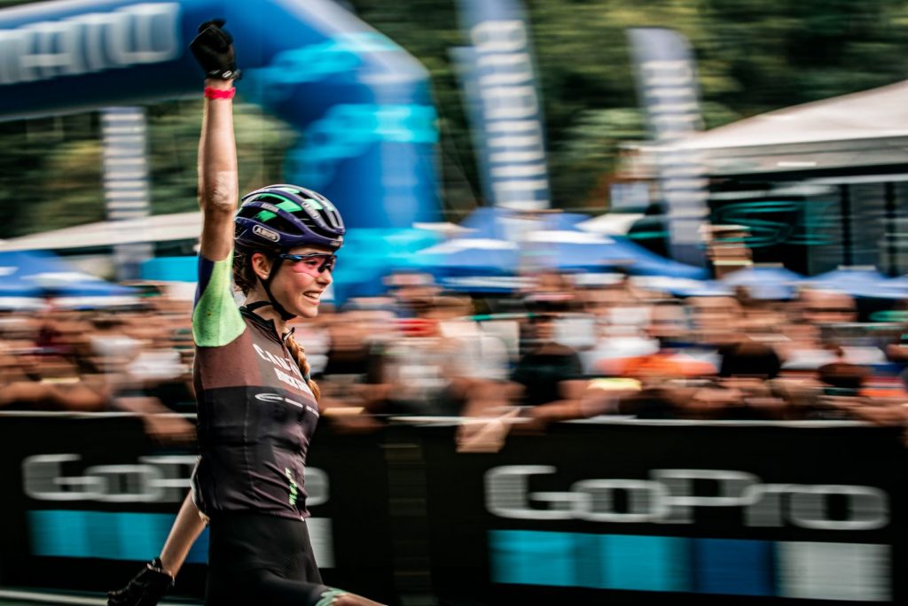 Nino Schurter vence XCO e se iguala a Julien Absalon em vit&oacute;rias na Copa do Mundo de MTB, confira os resultados das categorias disputadas nesse fim de semana.