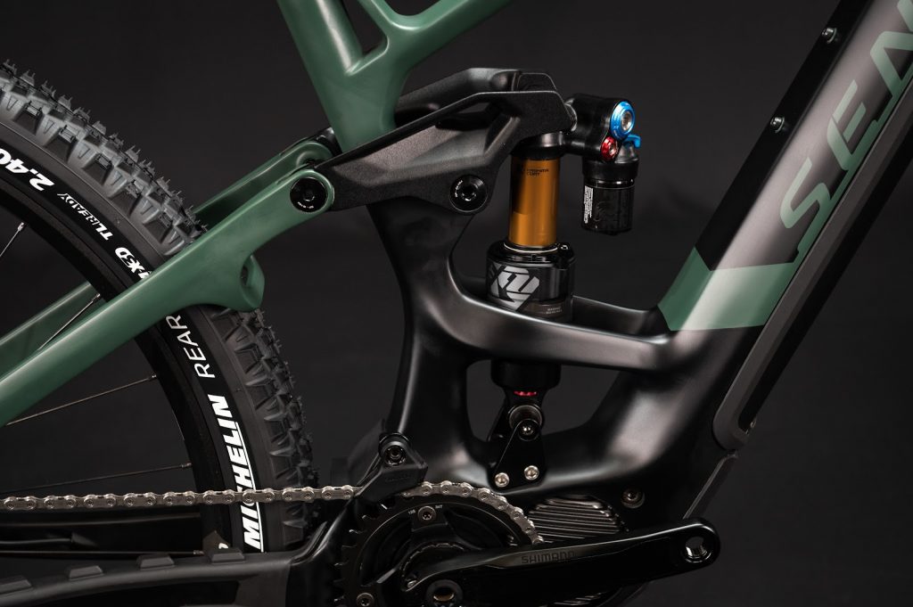 Sense apresenta novas e-mountain bikes de carbono e bikes hardtail para All-Mountain e XC